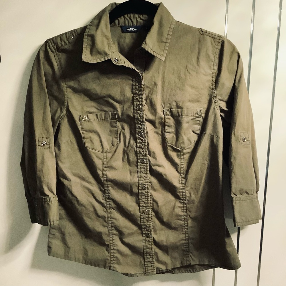 💜3/$30 Military Army Green Fitted Shirt Small